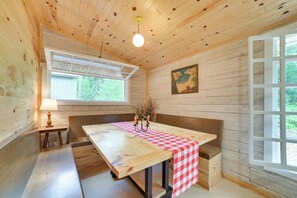 Dining Room | Dishware & Flatware Provided