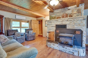 Living Room | Smart TV