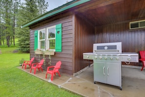 Covered Patio | Gas Grill