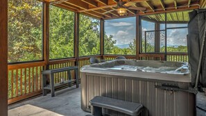 Indoor spa tub