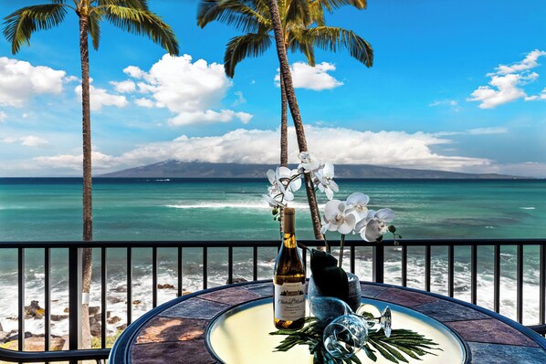 Dine al fresco in paradise