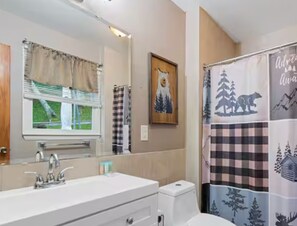 Primary Full Bath with Bathtub/Shower Combo