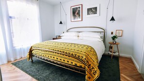 Unit with King size bed
