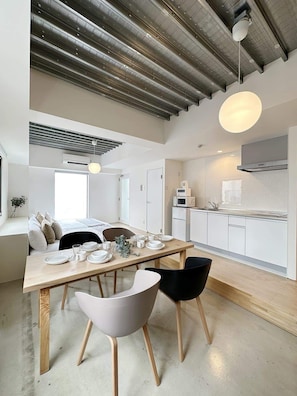 Cozy Dining Area