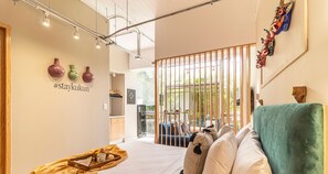 El mobiliario, la decoración y los servicios pueden variar ligeramente