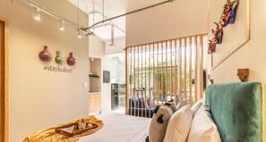 El mobiliario, la decoración y los servicios pueden variar ligeramente