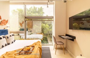 El mobiliario, la decoración y los servicios pueden variar ligeramente
