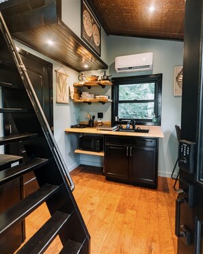 A compact and functional kitchen