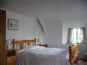 Double bed in main bedroom