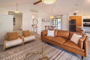 Living room (2)