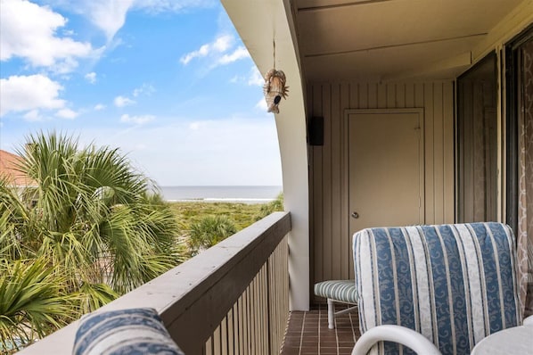 Outdoor seating in the balcony