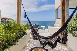 Rooftop hammocks