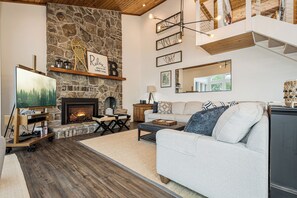 Reel Chill - Great Room