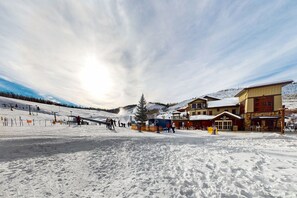 Snow and ski sports