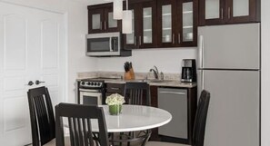 1 Bedroom (Guest of a 3 Bd)