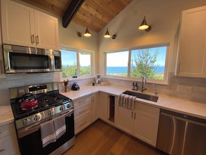 Fabulous kitchen with all the amenities you'll need to enjoy your stay