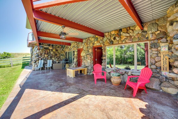 Great Falls Vacation Rental | Studio | 1BA | 520 Sq Ft | Stairs Required
