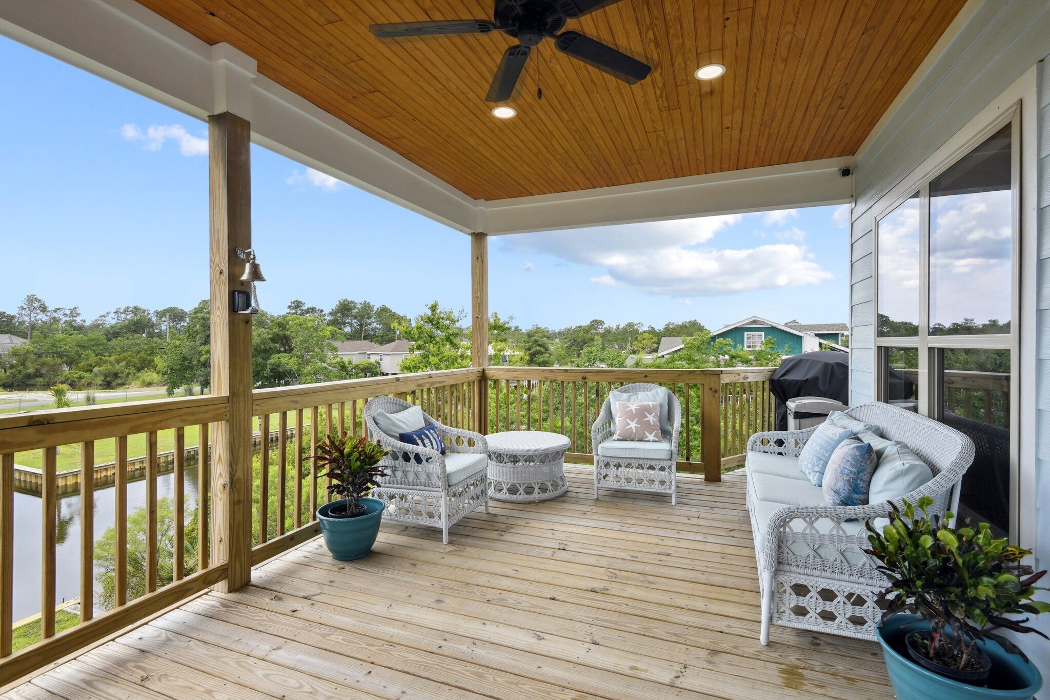 A Little Piece of Heaven-Waterfront-Views-Firepit-Family