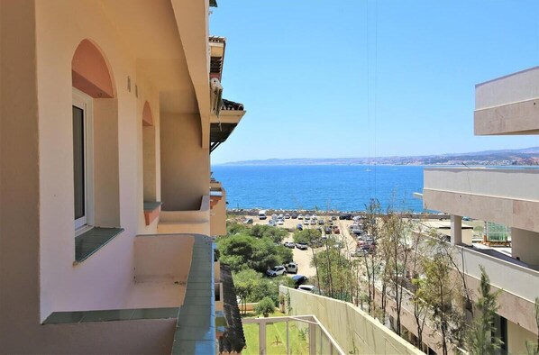 West facing balcony views over del Cristo beach