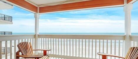 Direct Oceanfront Balcony