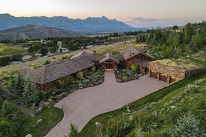 Teton Perspective - Jackson, WY - Luxury Villa Rental