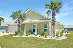 Roadside Exterior on Corner Lot