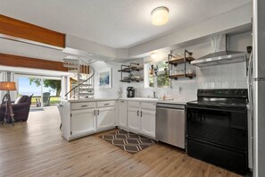 Fully stocked kitched with all the modern amenities you'll need