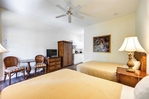 Naples Vacation Rental | Studio | 1BA | Step-Free Access | 280 Sq Ft