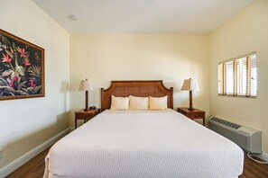 Studio | Living Area | Full Bed | Linens Provided