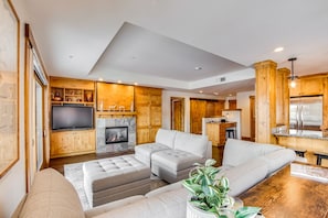 Living Room | Modular King Sleeper Sofa | Free WiFi | Central Heating & A/C