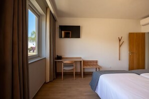 Unit with 2 Twin size beds