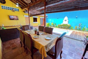 Outdoor dining