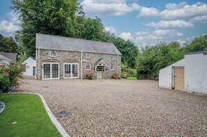 The Stables - 2 Bedroom Cottage - Princes Gate (16638)