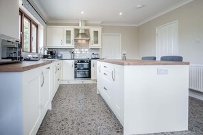 Springfield Lodge - 3 Bedroom Home - Princes Gate (23440)