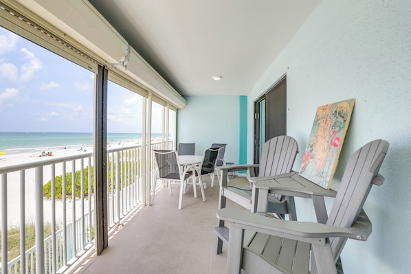 Madeira Beach Vacation Rental | 3BR | 2BA | 1,345 Sq Ft | Step-Free w/ Elevator