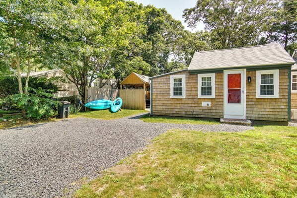 Yarmouth Vacation Rental | 2BR | 1BA | 2 Steps Required | 600 Sq Ft