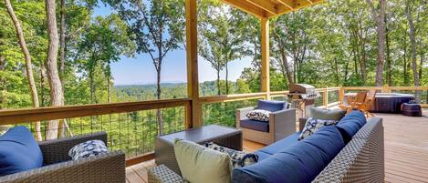 Ellijay Vacation Rental | 3BR | 2.5BA | 2,000 Sq Ft | Stairs Required to Enter