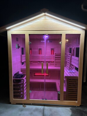 Five person sauna brand new as of November 2024