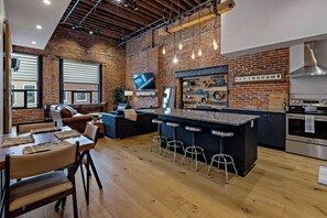 Full Apartment