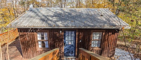 Cozy Cabin