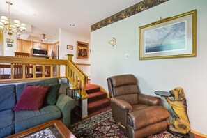 Entrance to living room from Dining/Kitchen