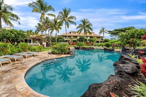 Waikoloa Beach Villas pool area