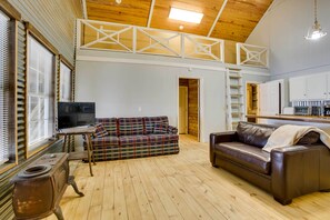 Living Room | Smart TV