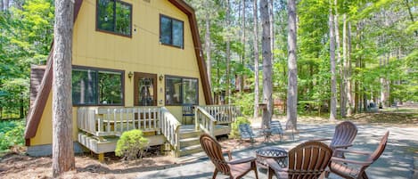 Thompsonville Vacation Rental | 4BR | 2BA | 1,500 Sq Ft | Stairs Required