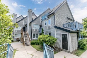 Located in North Creek - easy access to hiking trails and Blue Mountain Village