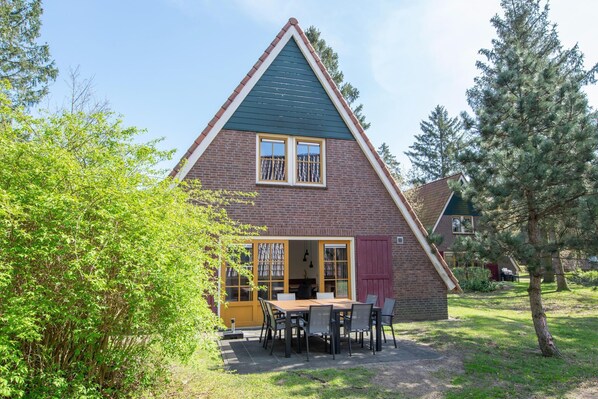Außenseite Ferienhaus [Sommer]