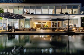Private pool