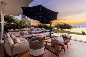 Private pool