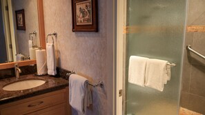 819_bathroom-2