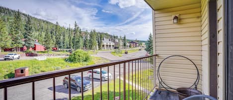 Brian Head Vacation Rental | 2BR | 2BA | 880 Sq Ft | Stairs Required